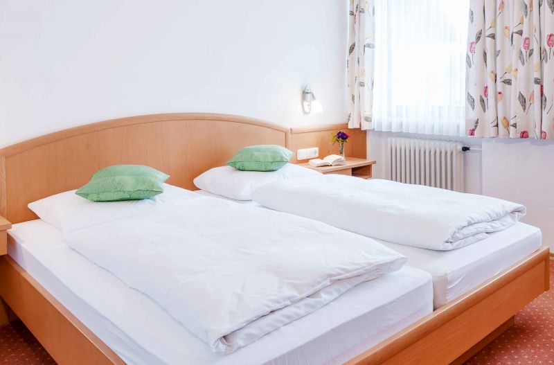 Ferienwohnung Doppelbett Glockenblume Stachl Waging Bayern