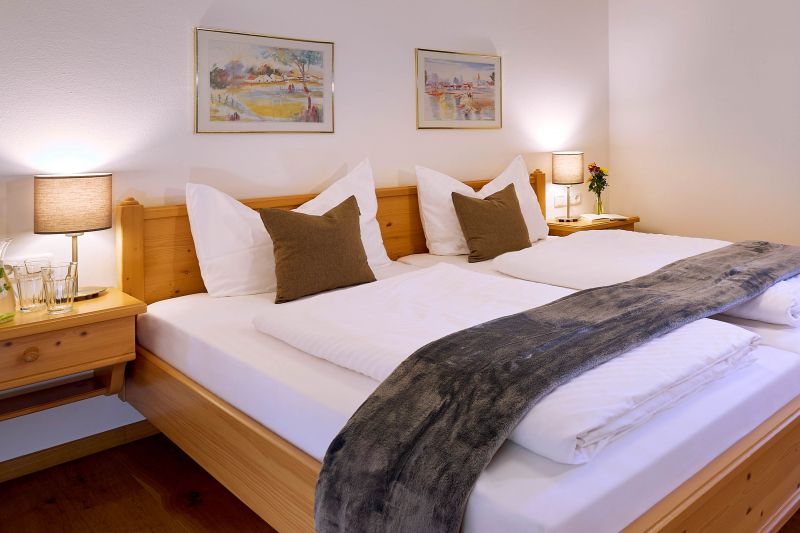 Ferienwohnung Doppelbett Nelke Stachl Waging am See Oberbayern